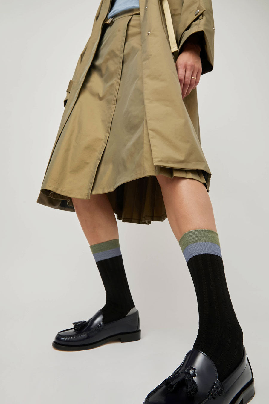 Exquisite J Colorblock Socks in Black