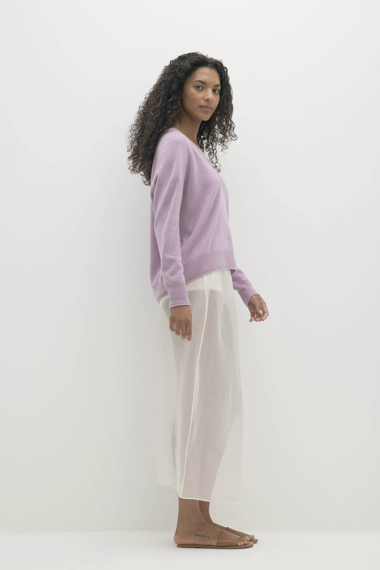 HARLYN V-NECK CASHMERE SWEATER