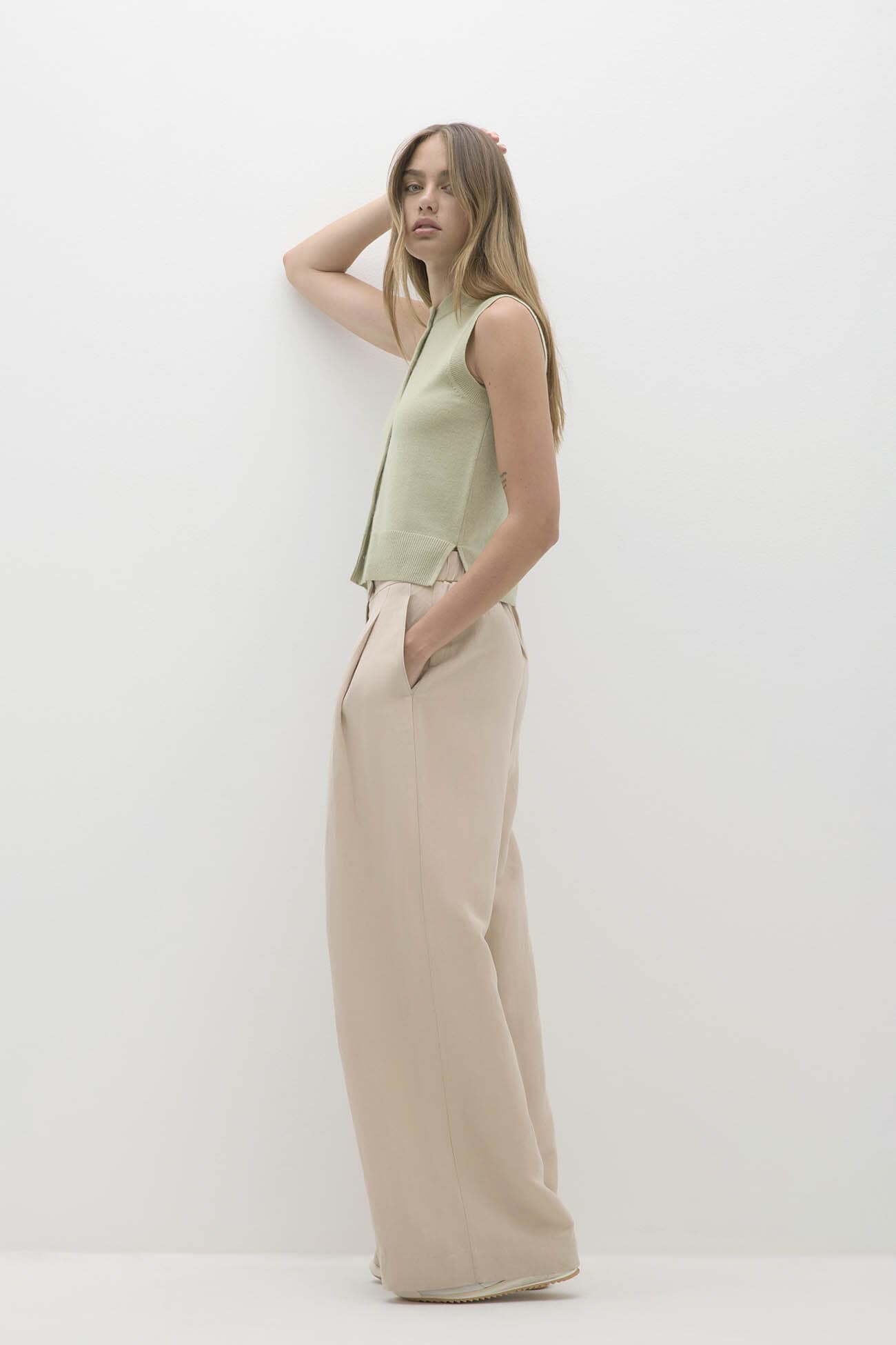 EMMALINE BUTTON-UP CASHMERE SWEATER VEST