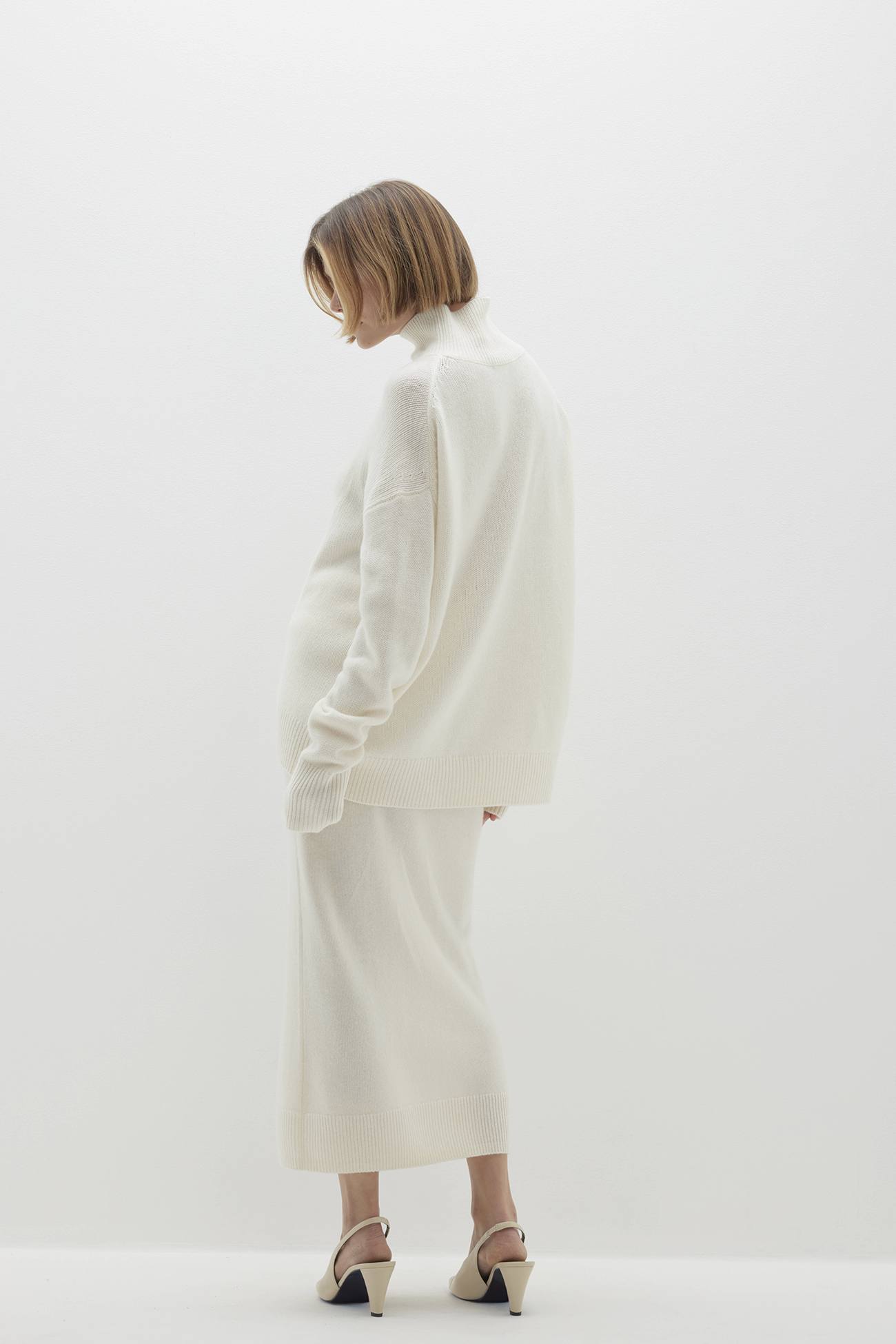 JOSLYN TURTLENECK CASHMERE SWEATER