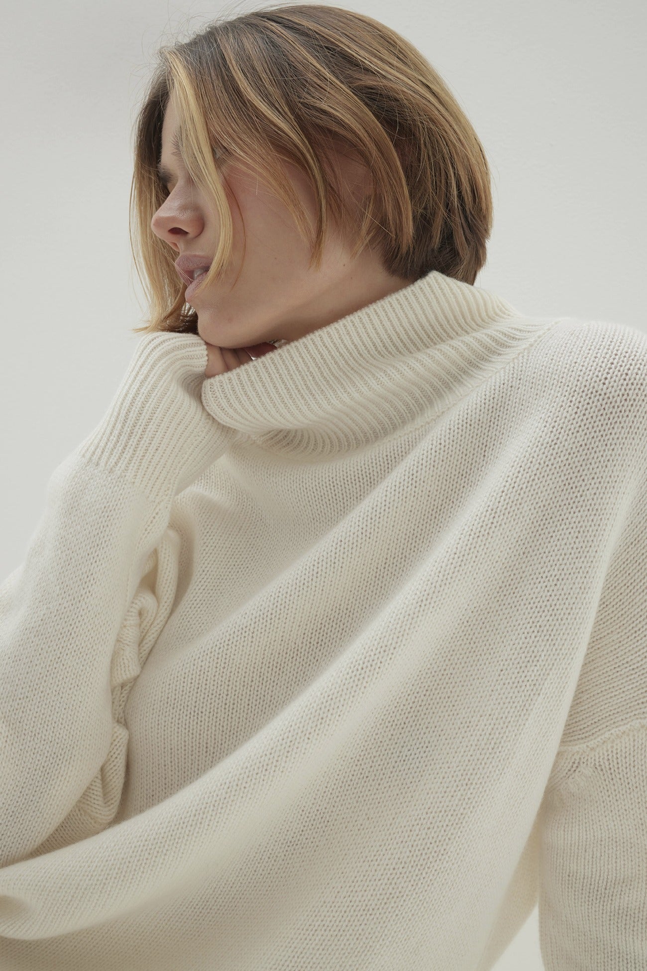 JOSLYN TURTLENECK CASHMERE SWEATER