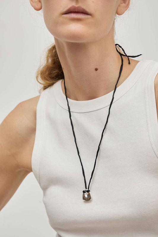 Wolf Circus Dio Necklace in Black