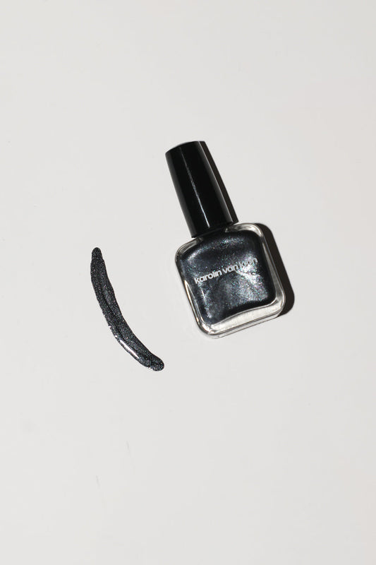 Karolin Van Loon Nail Polish in Ardoise Bleue