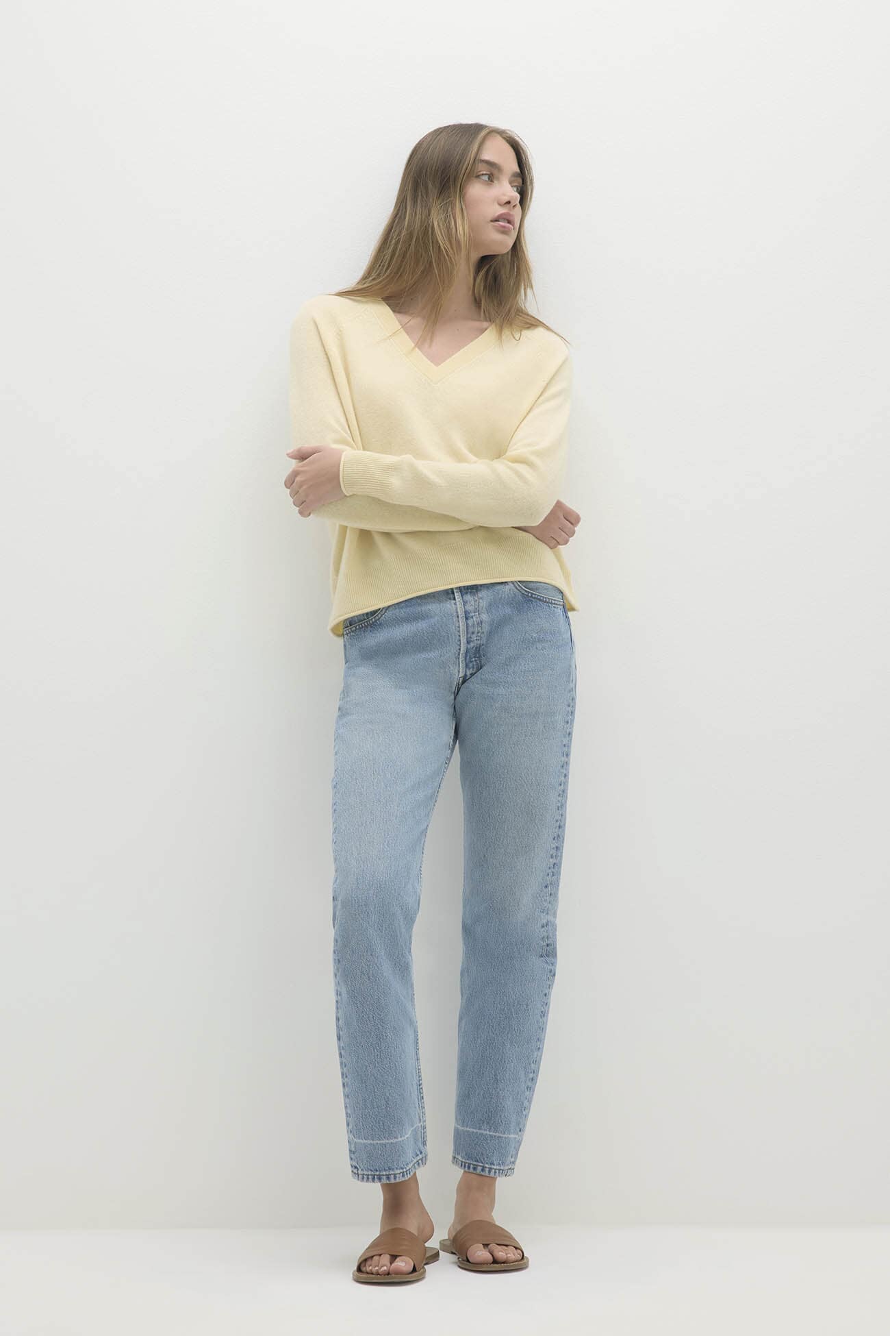 HARLYN V-NECK CASHMERE SWEATER