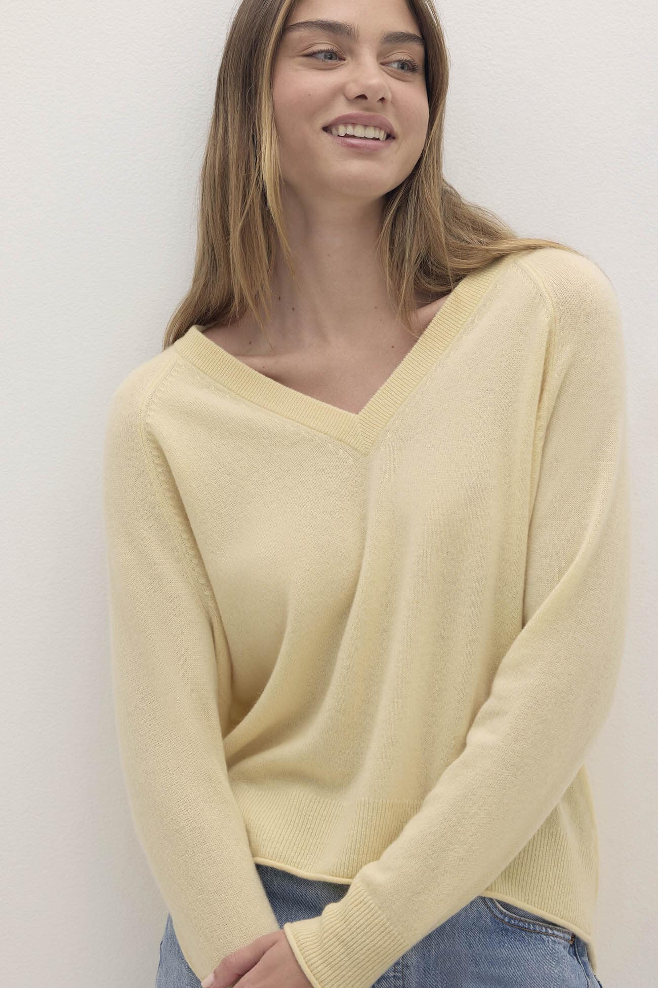 HARLYN V-NECK CASHMERE SWEATER