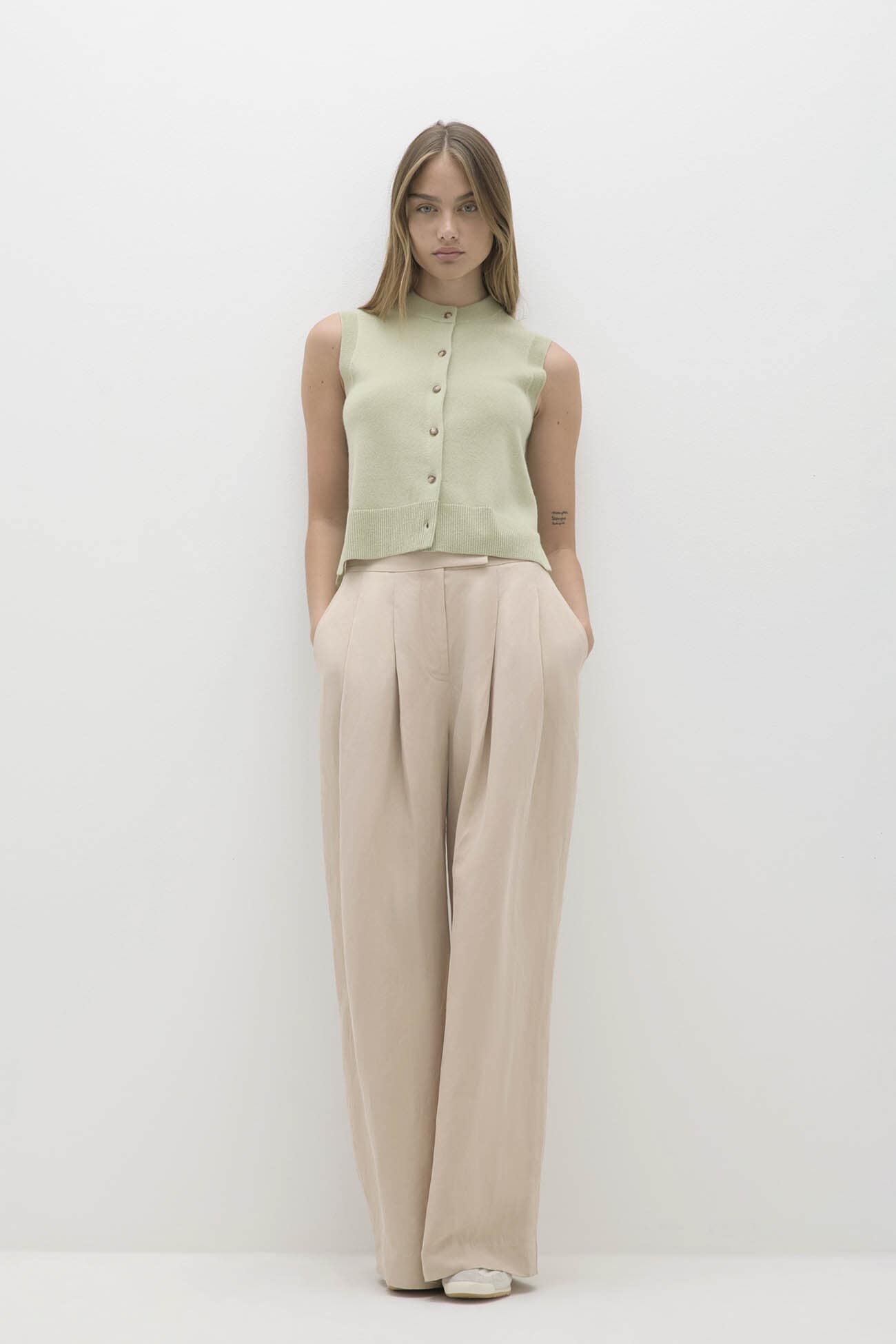 EMMALINE BUTTON-UP CASHMERE SWEATER VEST