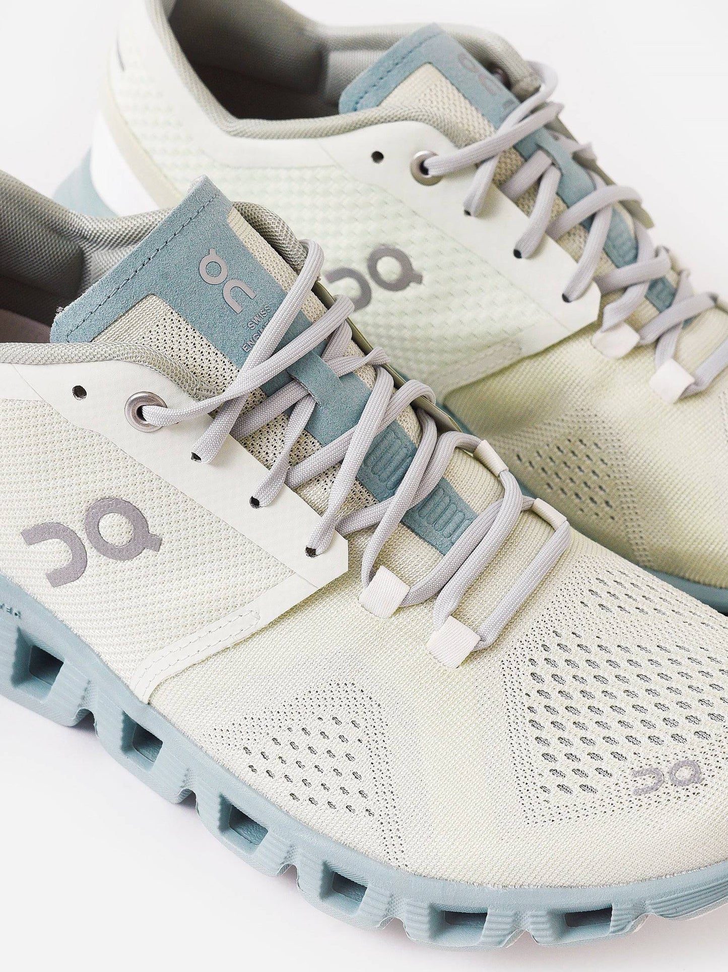ON Womens Cloud X Running Shoe